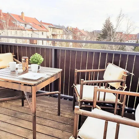 Stilvolles Mit 2 Schlafzimmern & Balkon - Nahe Flughafen, Porsche Und Messe